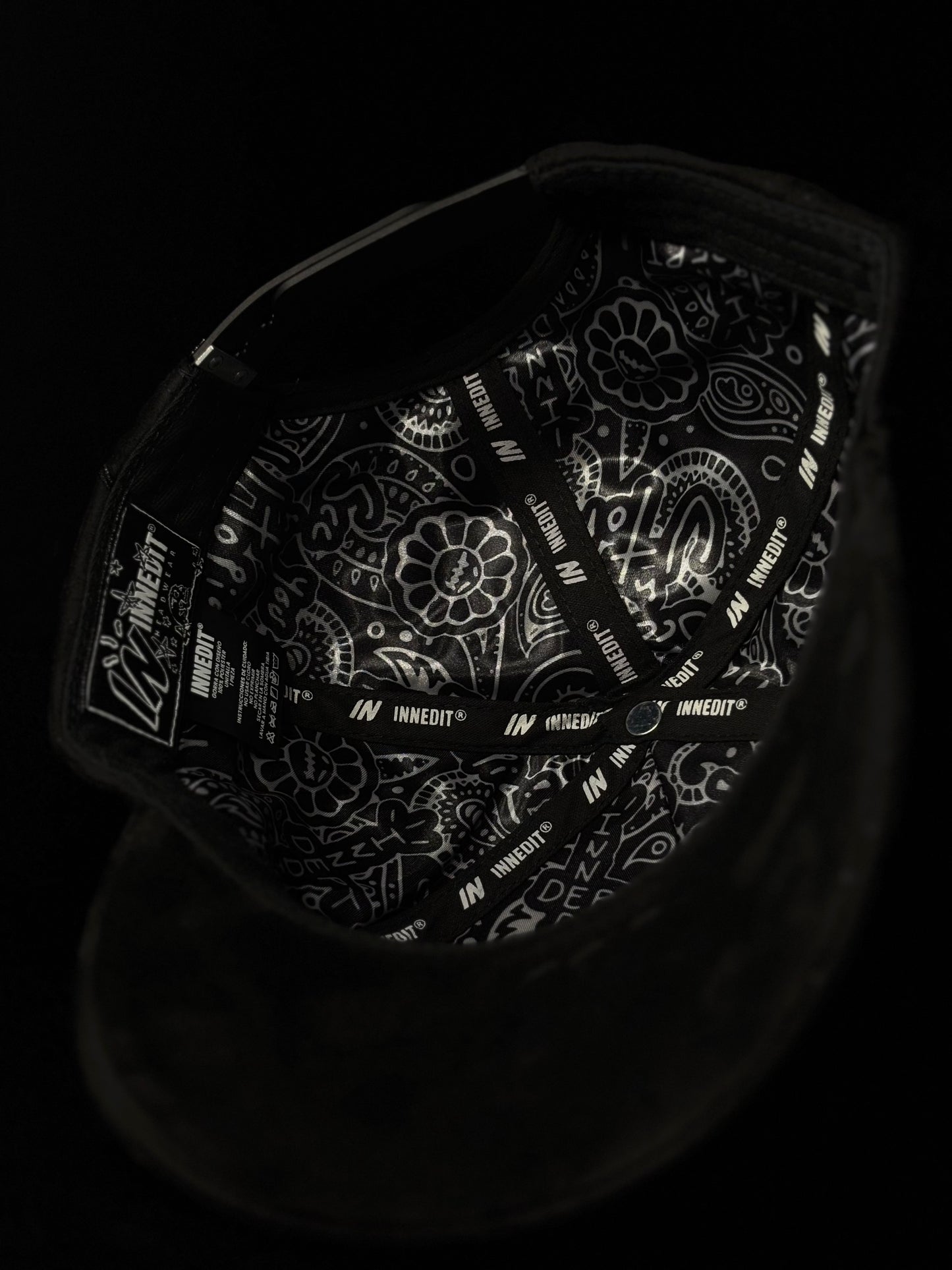 Innedit “Black Crystals”